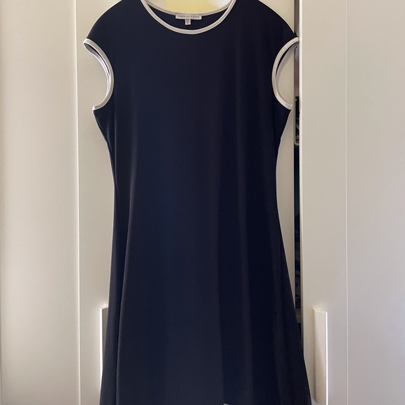 👗Little Black Dress 🖤🤍 - Picture 1 of 4